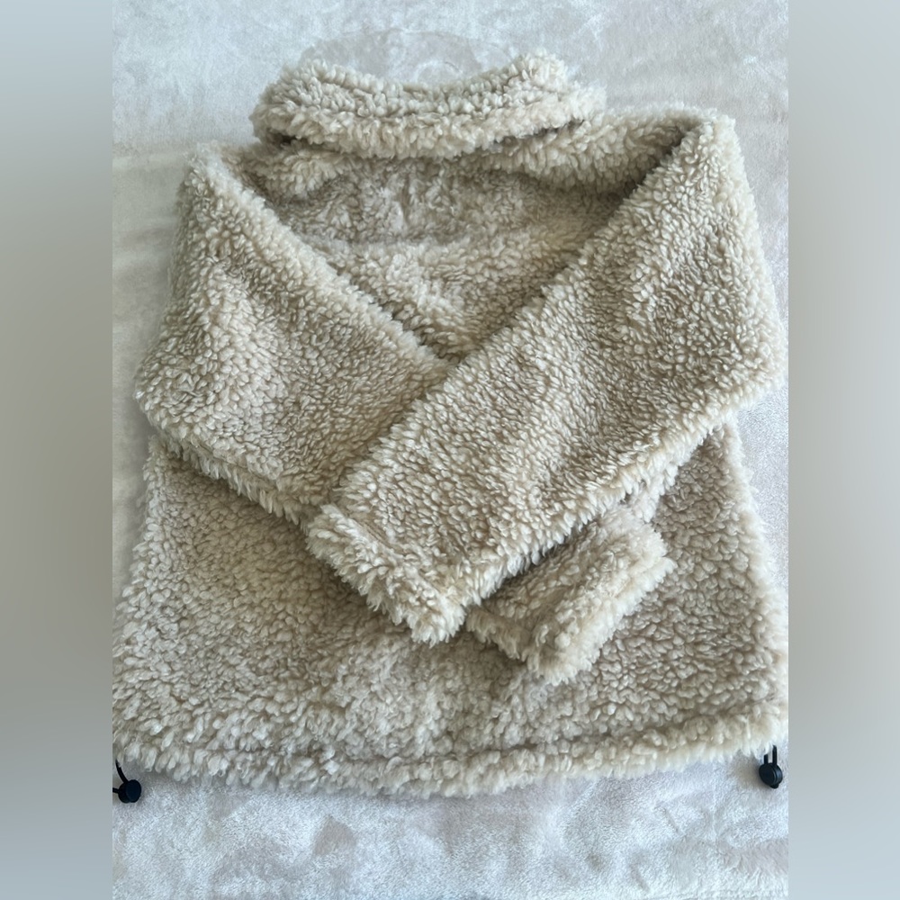 Abercrombie Faux Fur Cream Pullover Quarter Zip - Picture 9 of 9